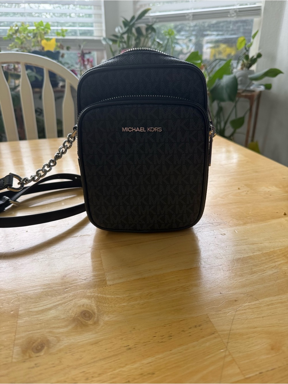 Michael Kors Jet Set Travel Medium Logo Crossbody